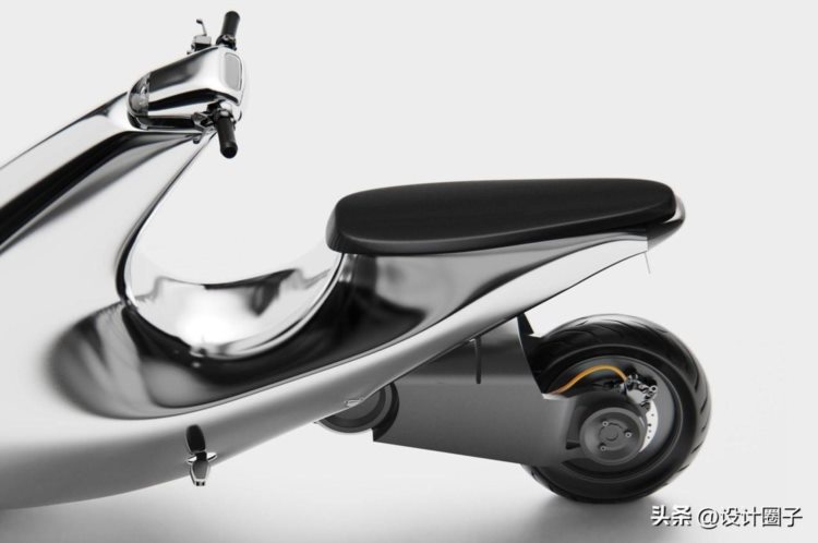 这款适合007电影的电动滑板车是您值得拥有的东西